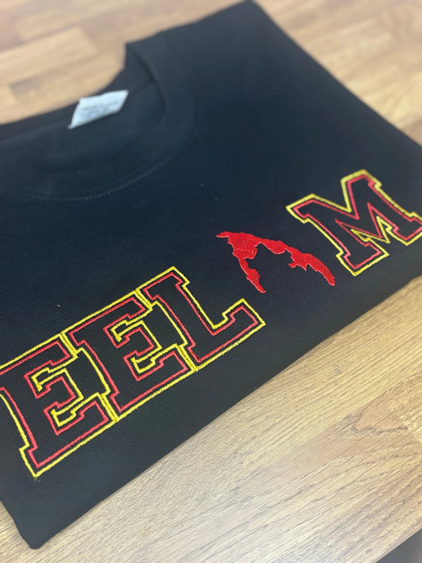 Sweat à capuche Eelam - confort et style identitaire Elanila.creations